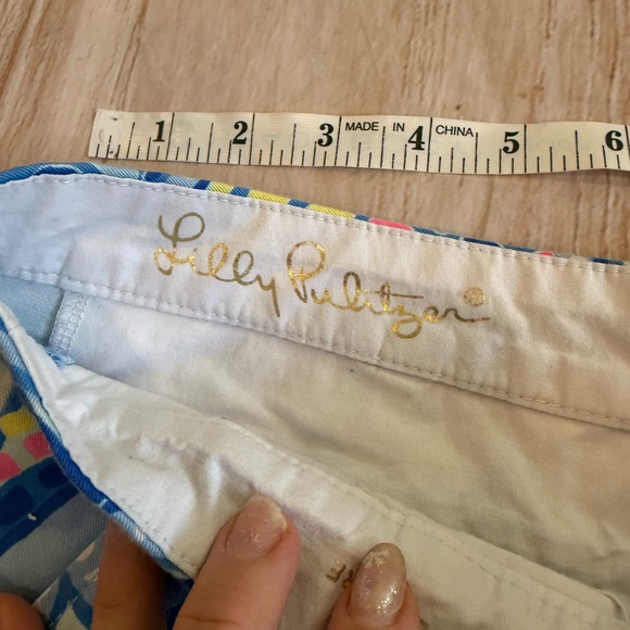 Lilly Pulitzer Buttercup Stretch Scallop Hem Shorts Size 8 - Picture 7 of 7